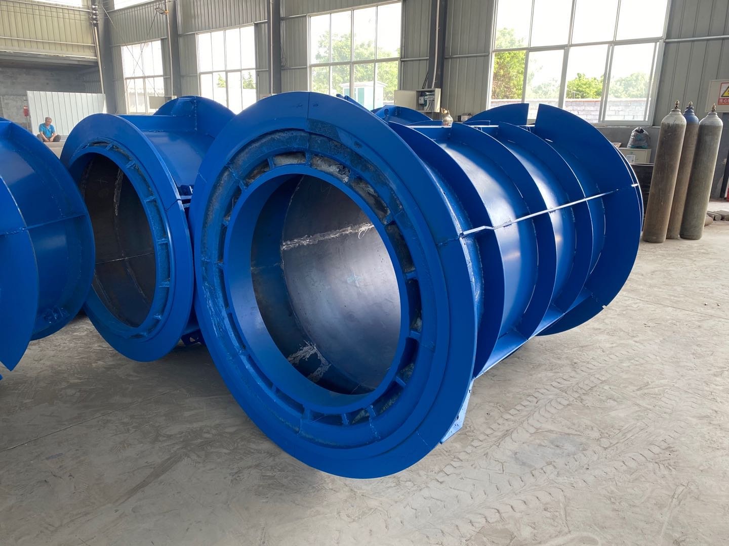 600*2000 Suspension Roller Type Concrete Pipe Mould - Image 4